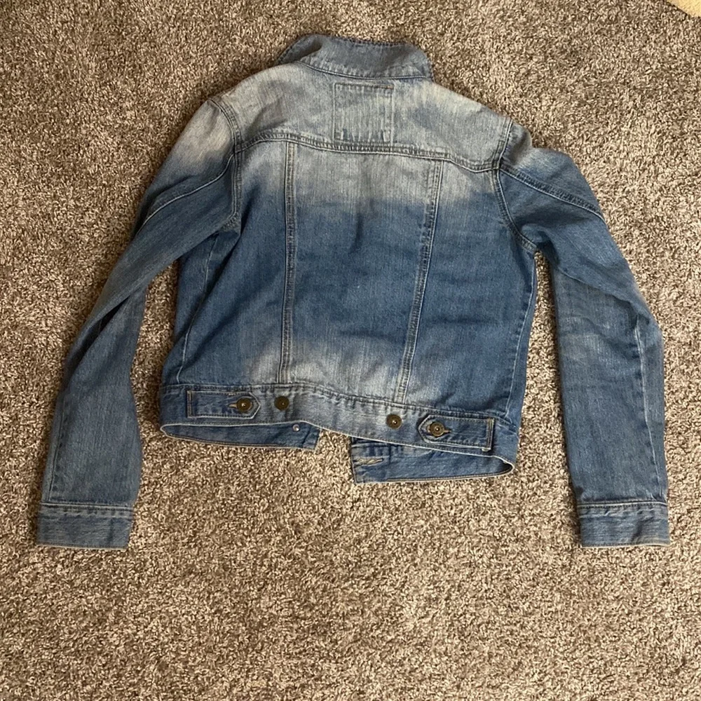 Light wash jean jacket - Picture 3 of 3